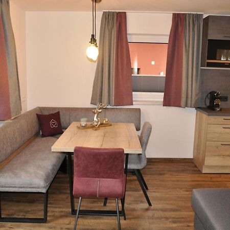 Herzis Appartements Wagrain Rom bilde